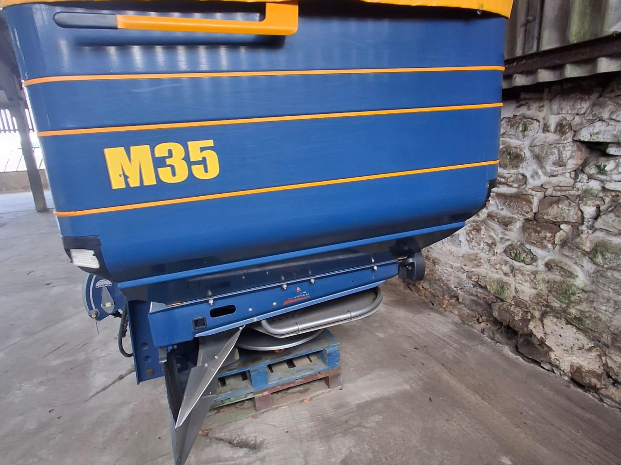 M 35W