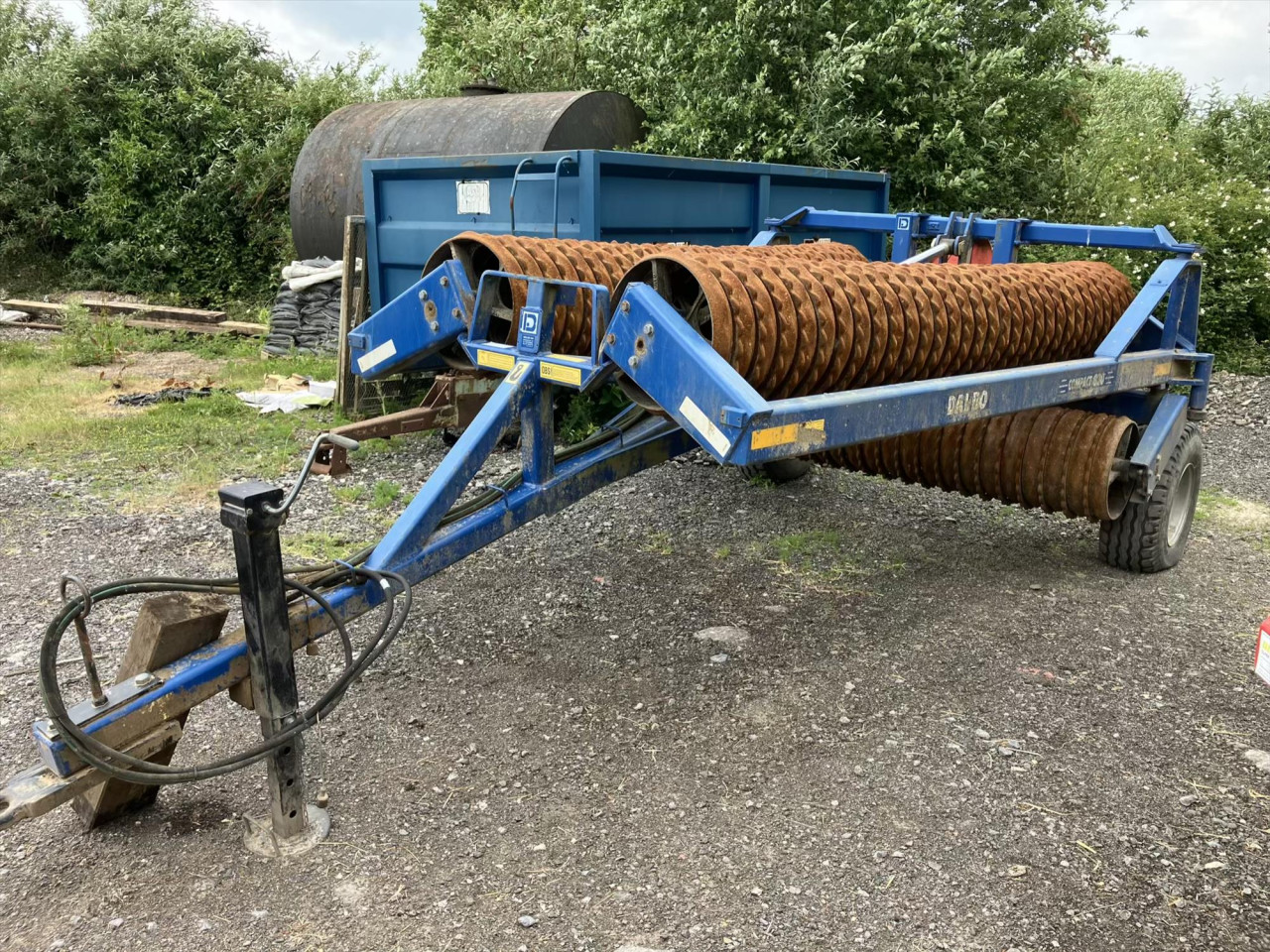 COMPACT 830