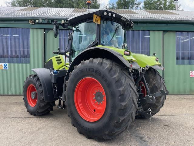 AXION 870