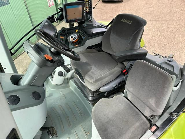 AXION 870