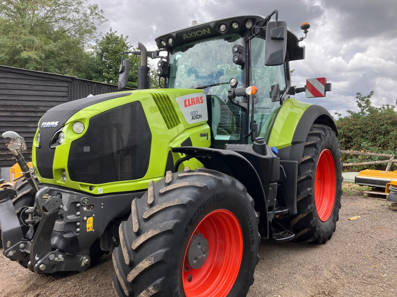 AXION 830