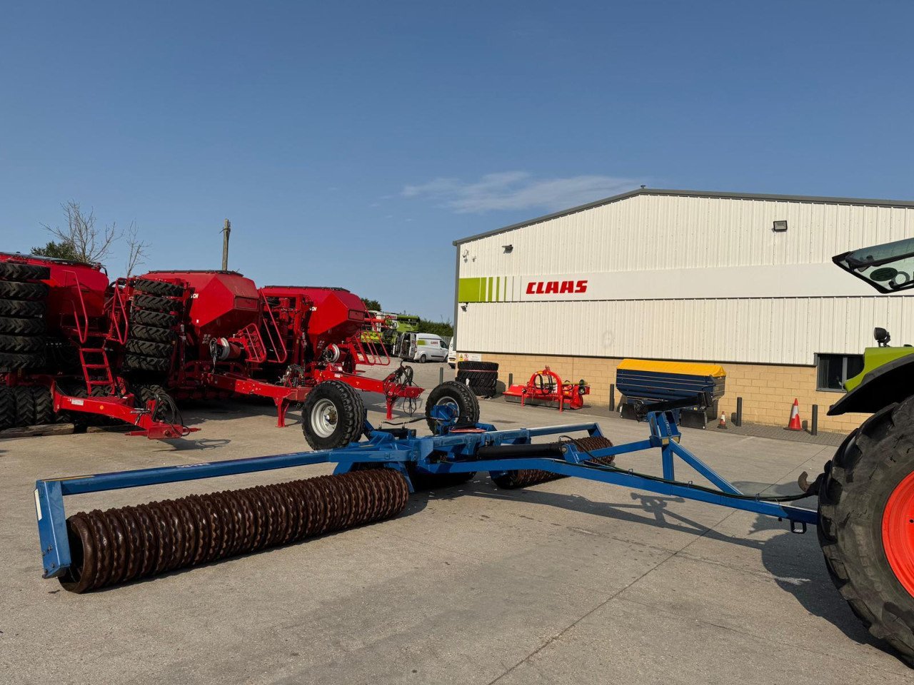 COMPACT 830