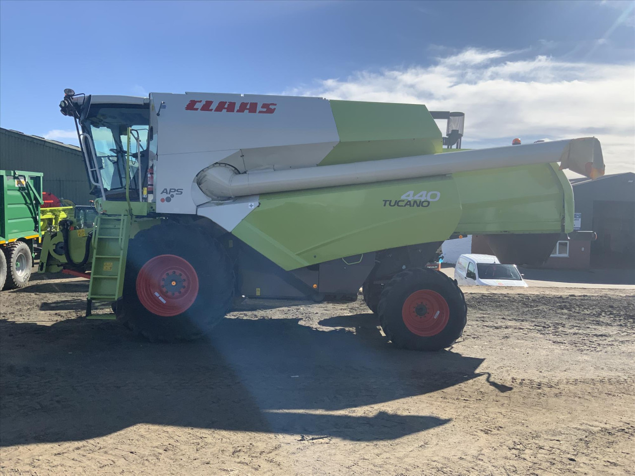 USED TUCANO 440