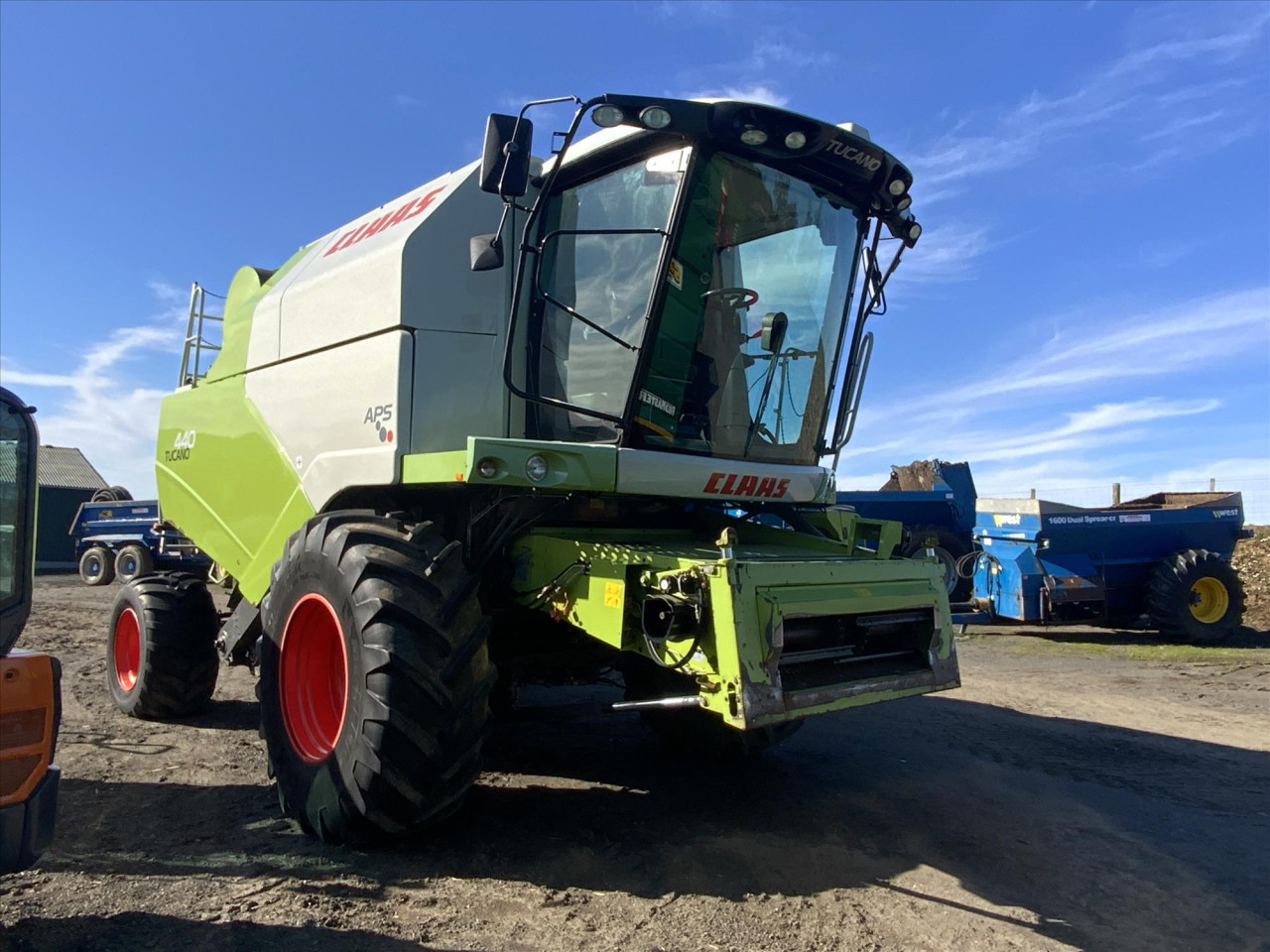 USED TUCANO 440