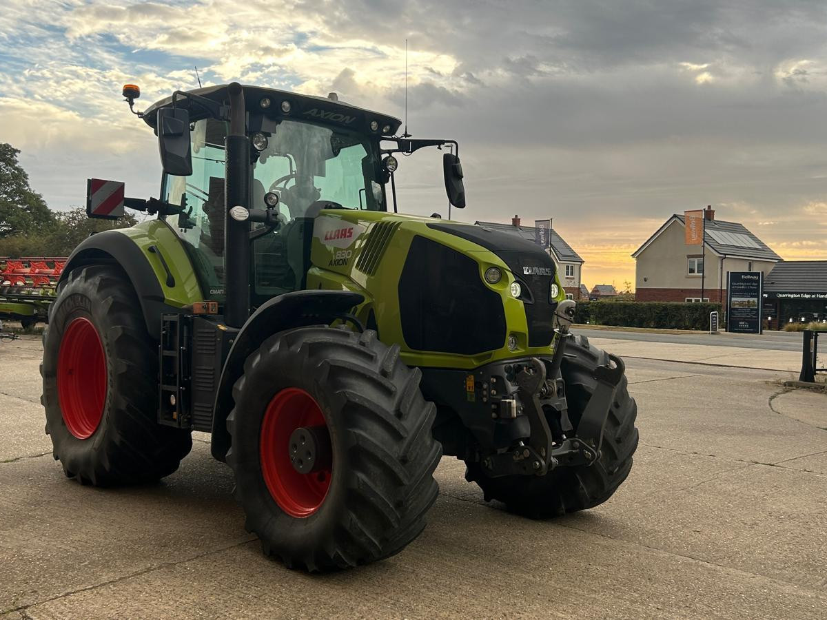 AXION 830