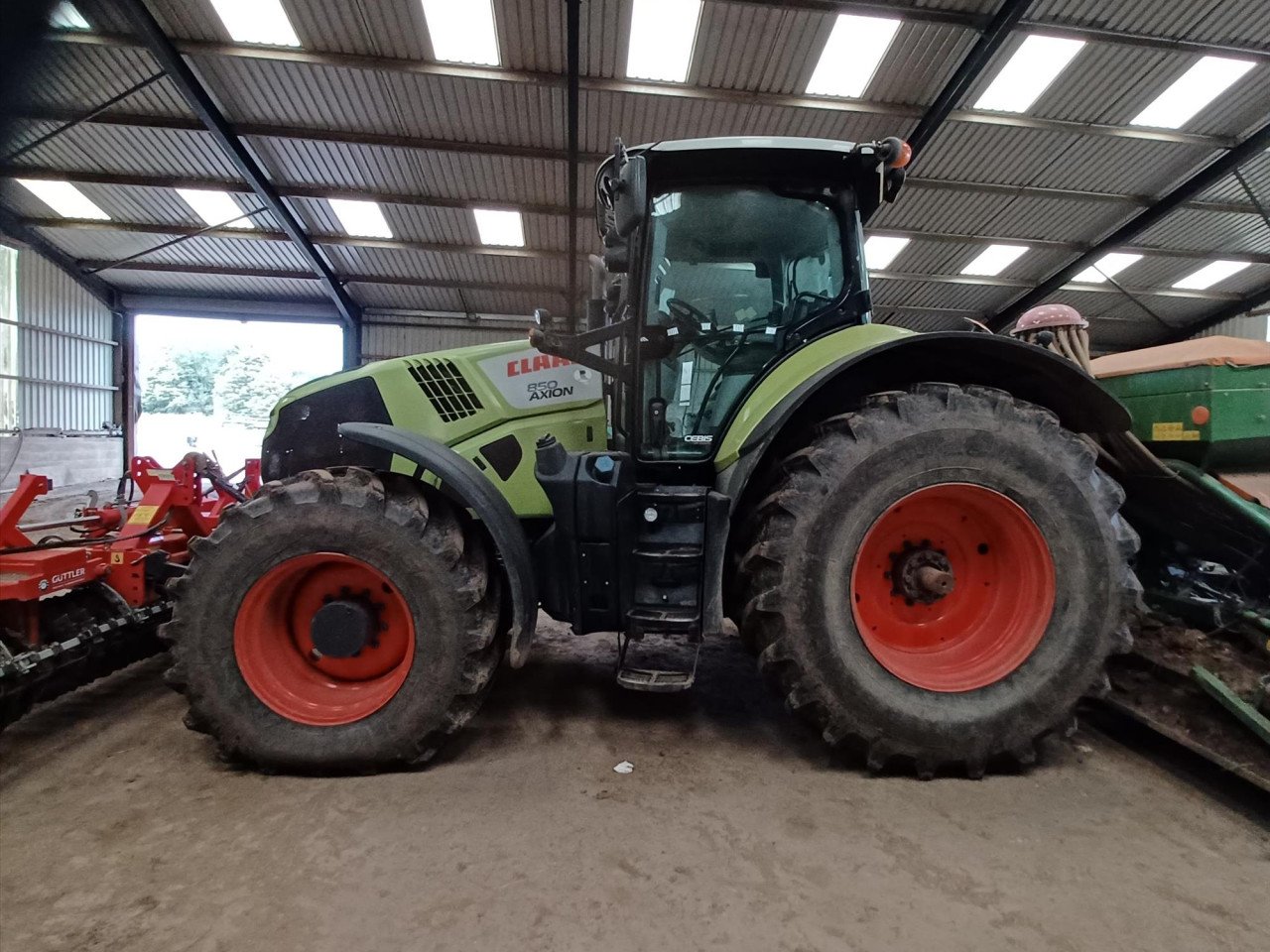 USED AXION 850