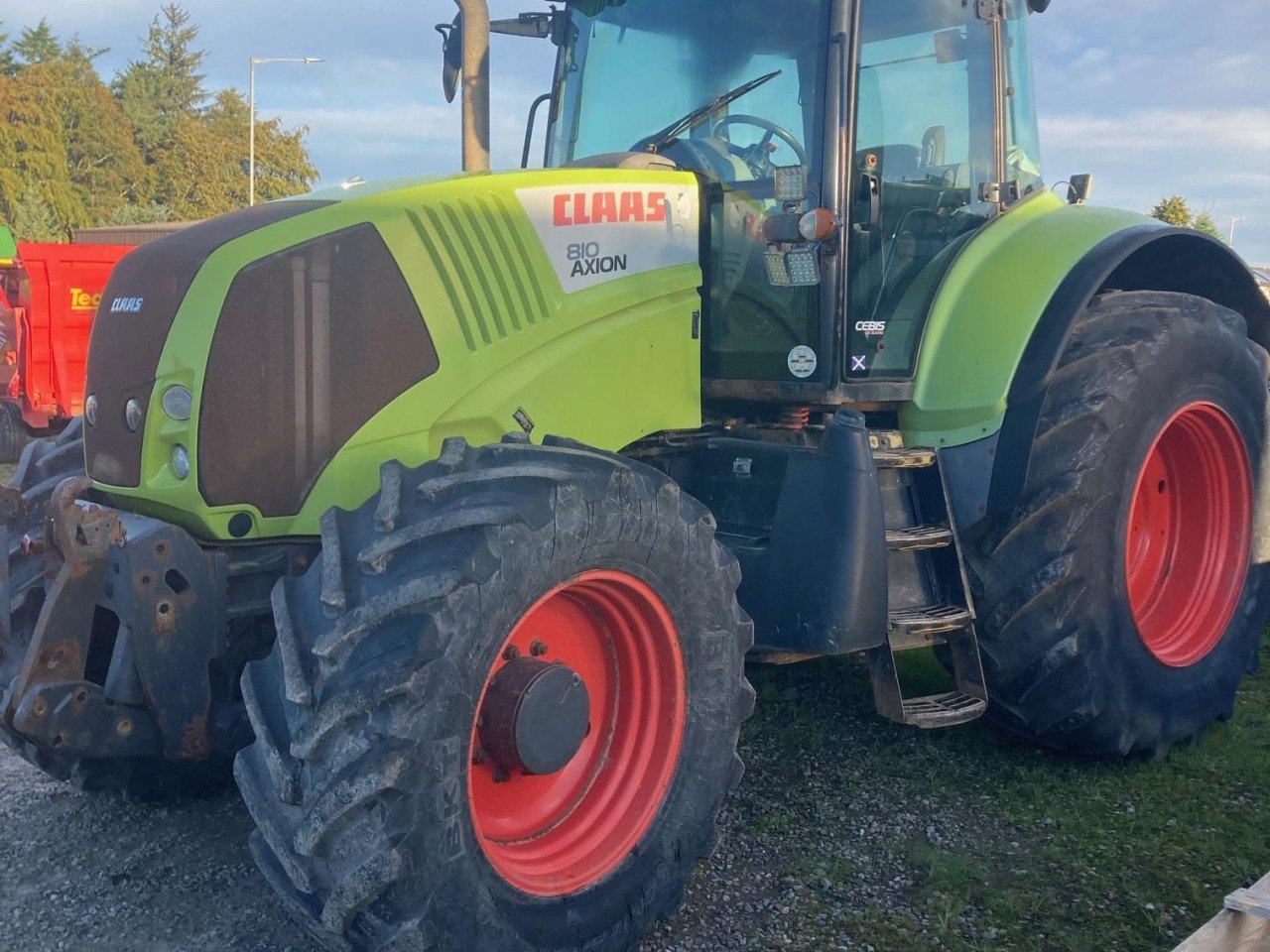 USED AXION 810