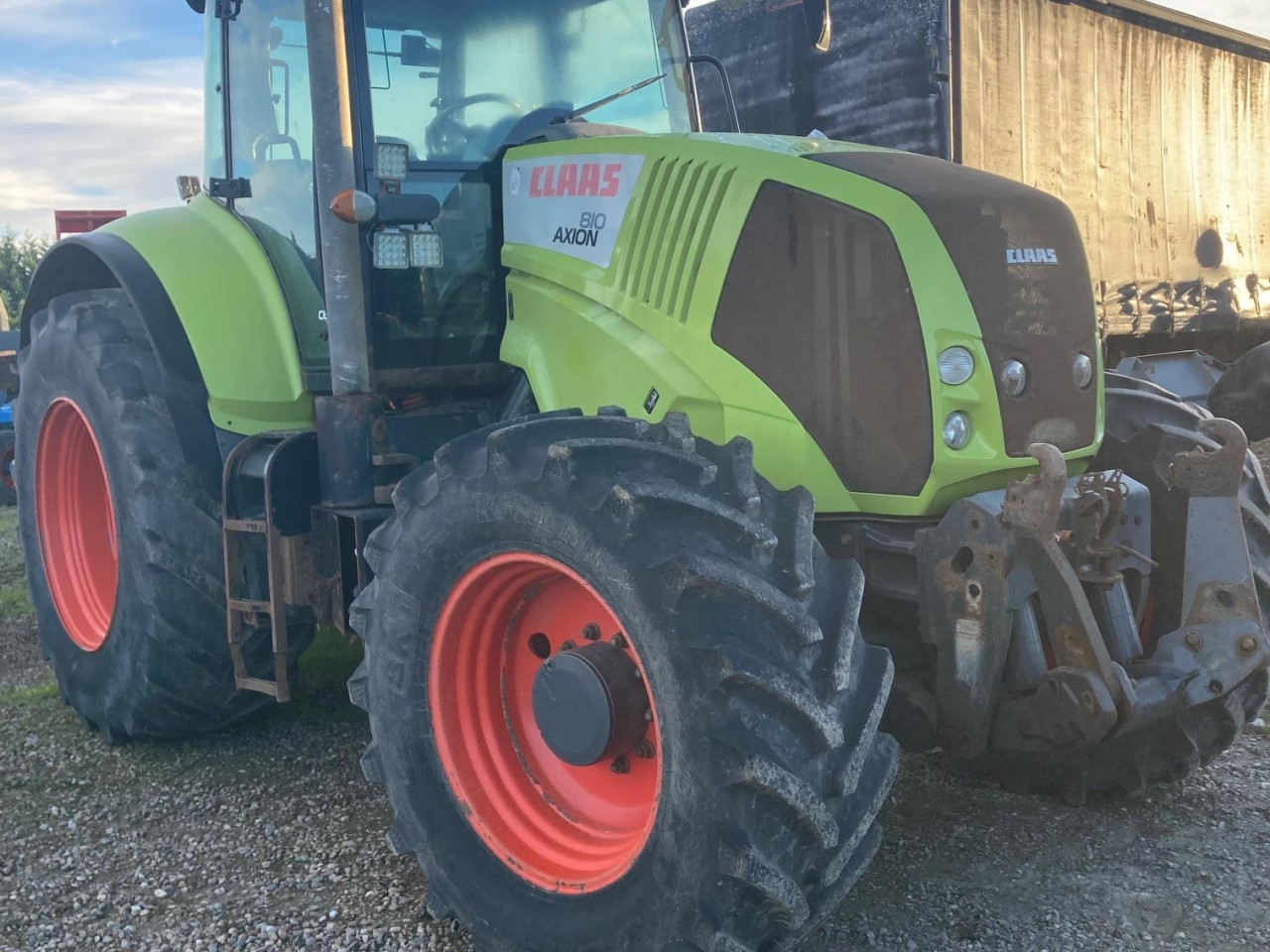 USED AXION 810