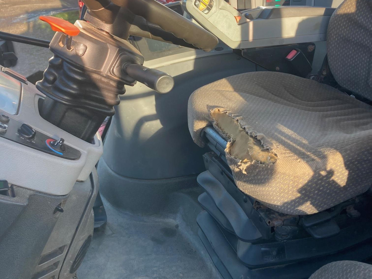 USED AXION 810