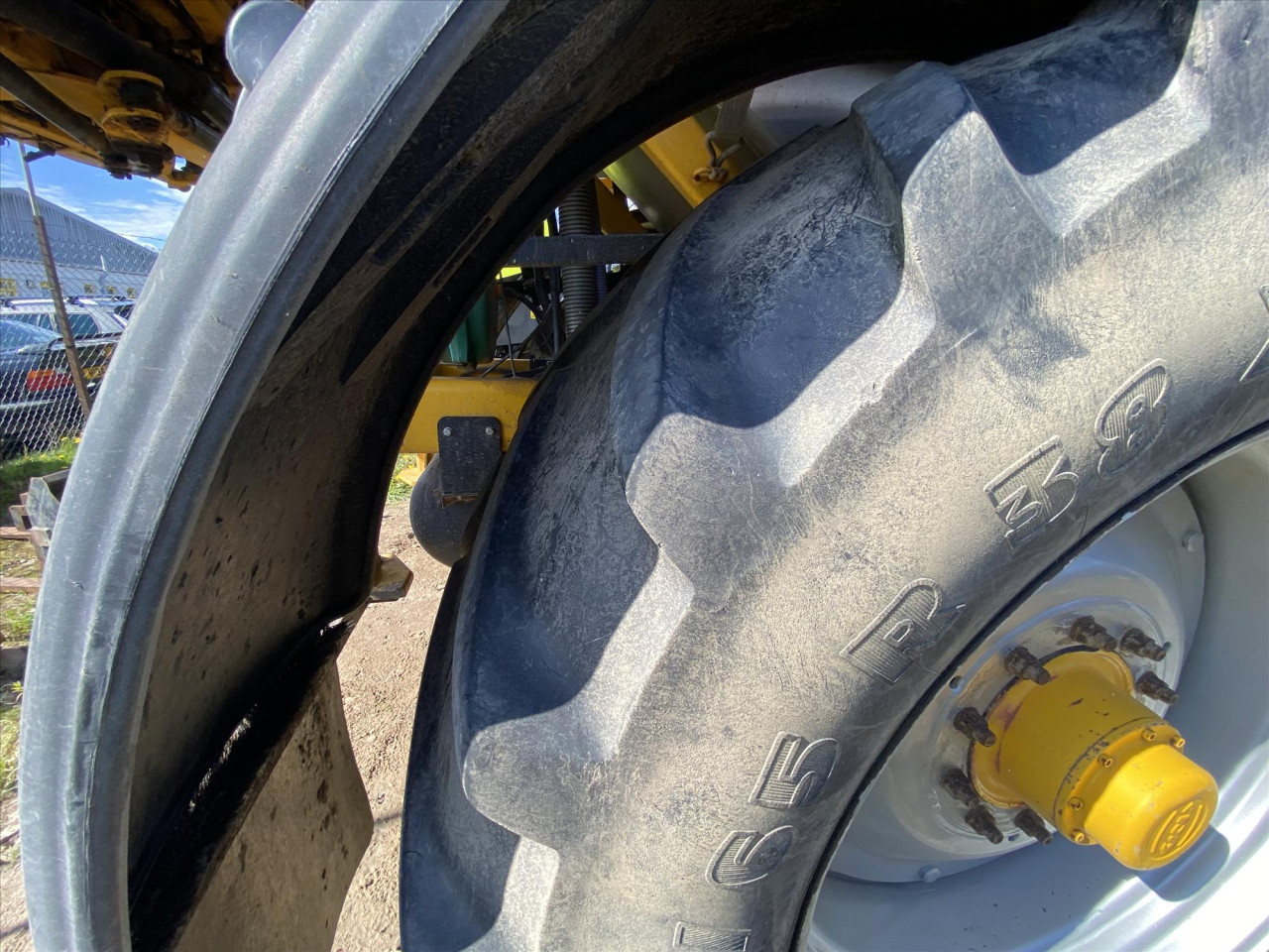 6000 LITRE FERT SPREADER