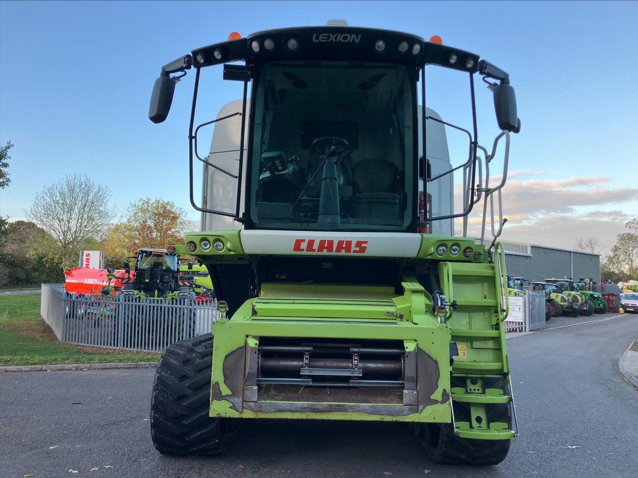 LEXION 760TT C/W V1050 CUTTERBAR