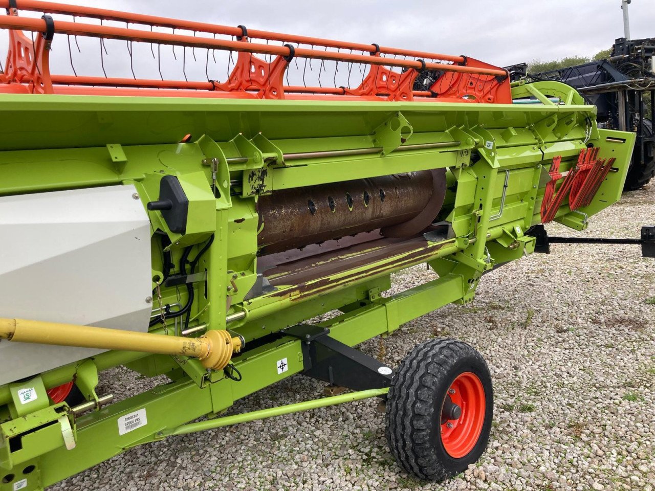 USED 2015 LEXION 620 C/W V620 C/BAR