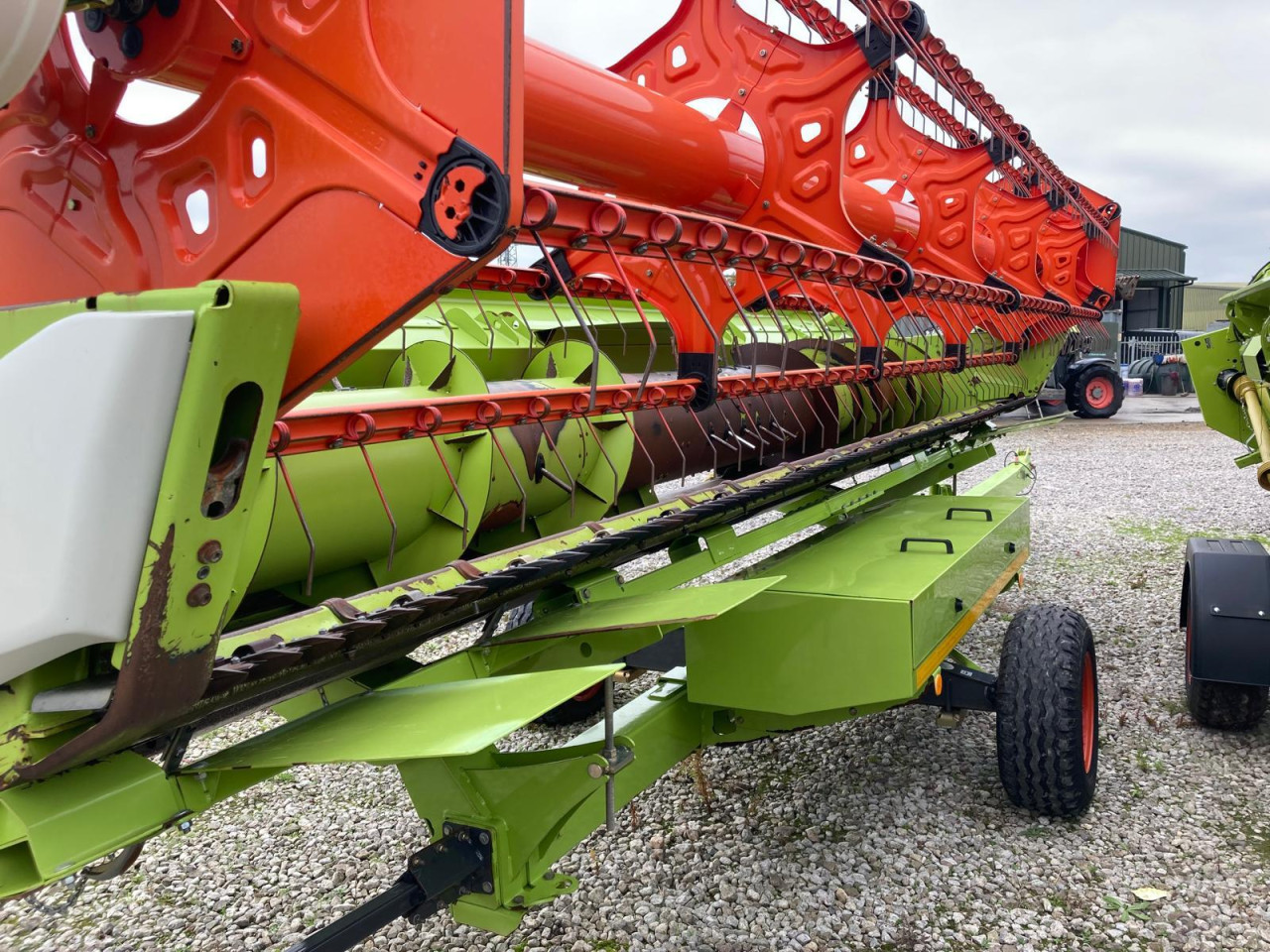 USED 2015 LEXION 620 C/W V620 C/BAR