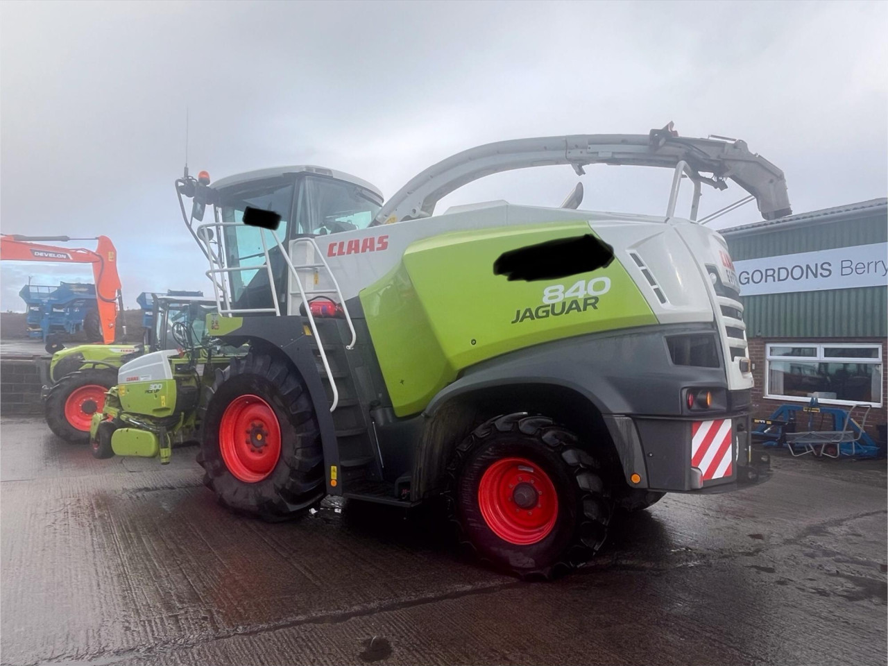 JAGUAR 840 2WD