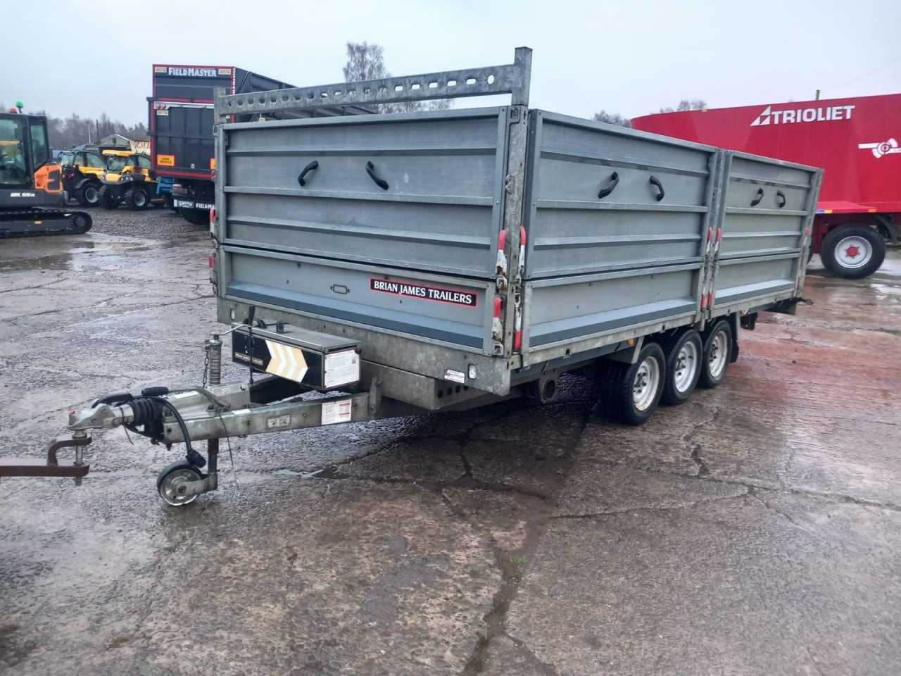 4M X 2M TRI AXLE