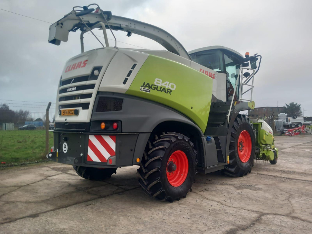 JAGUAR 840 2WD