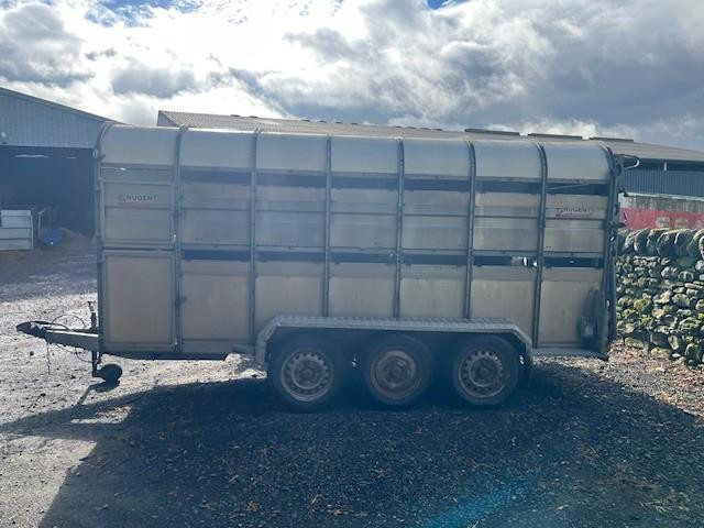 14FT LIVESTOCK TRAILER