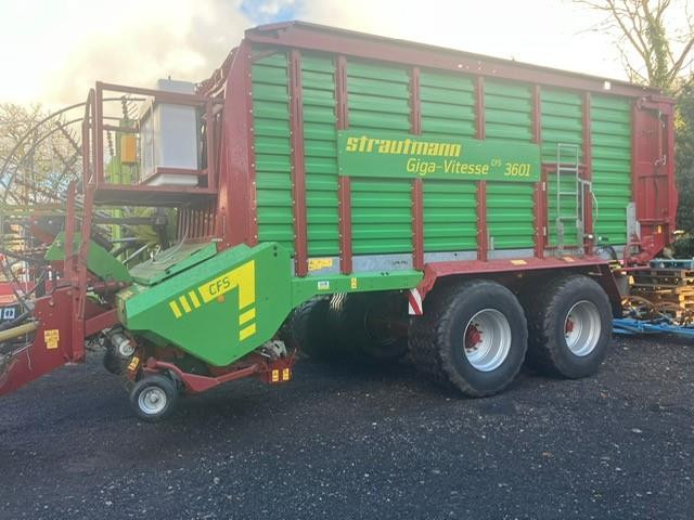 STRAUTMANN 3601 FORAGE WAGON