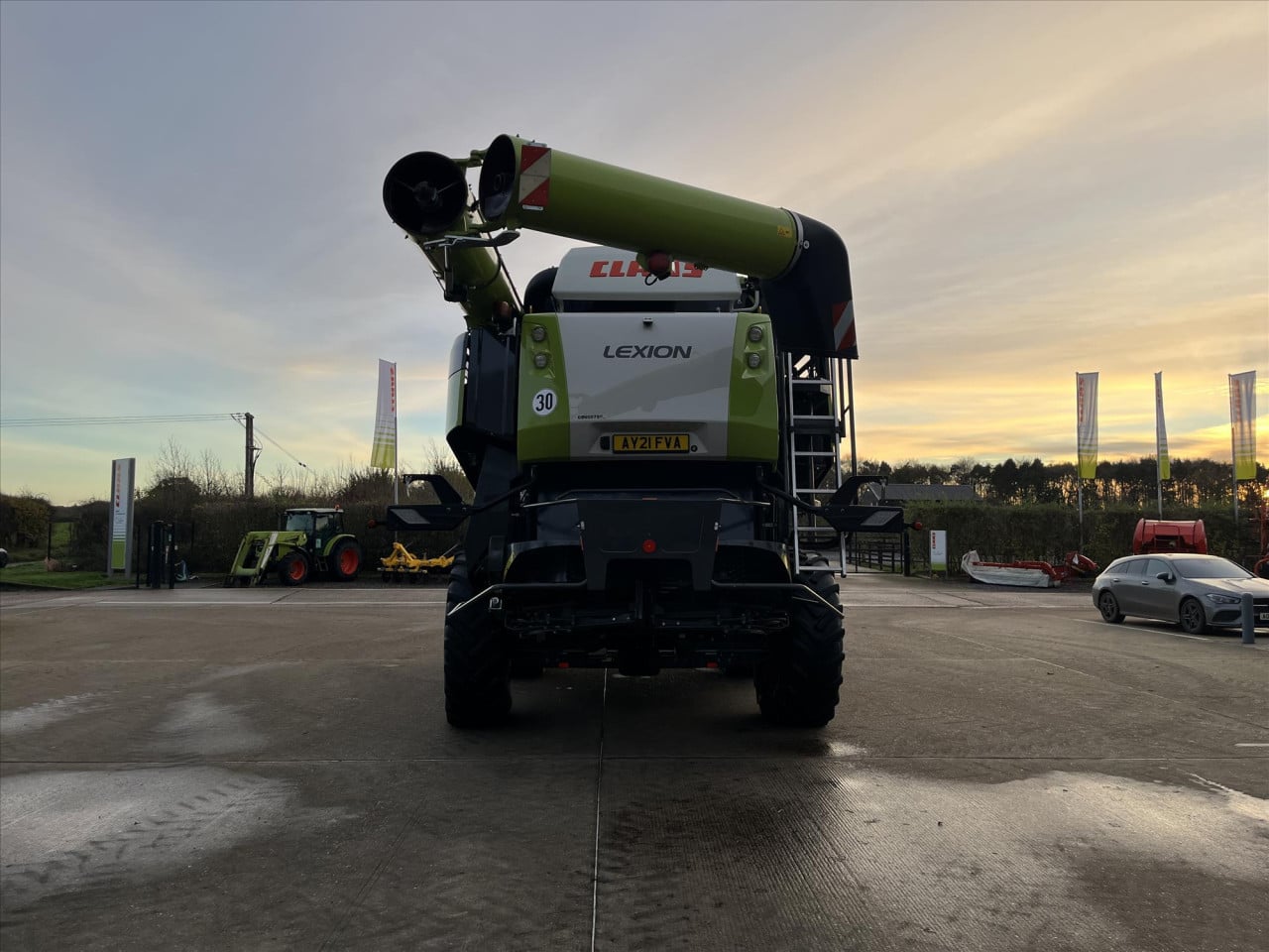 LEXION 8800TT C/W V1380 VARIO CUTTERBAR (53602033)