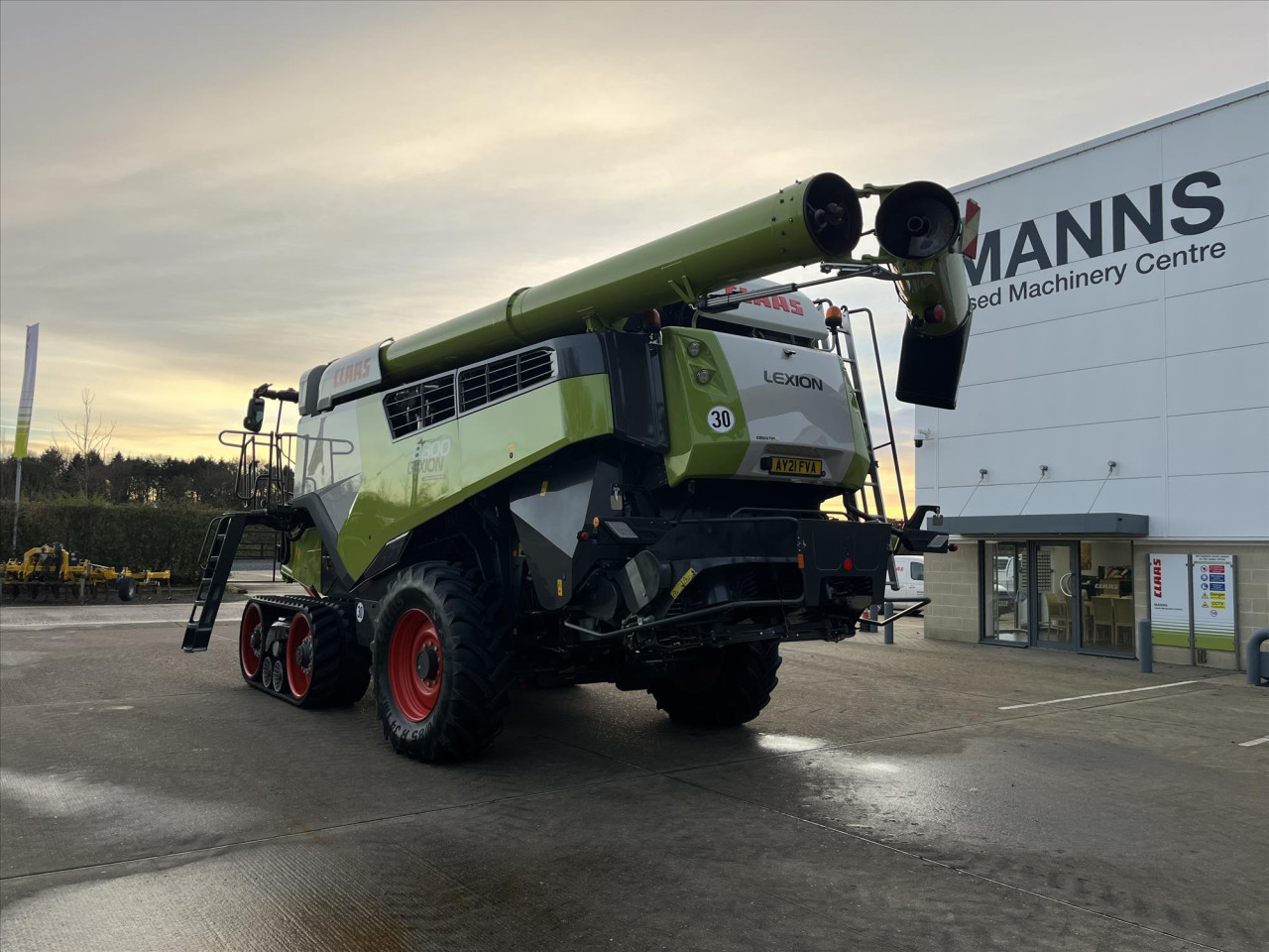 LEXION 8800TT C/W V1380 VARIO CUTTERBAR (53602033)