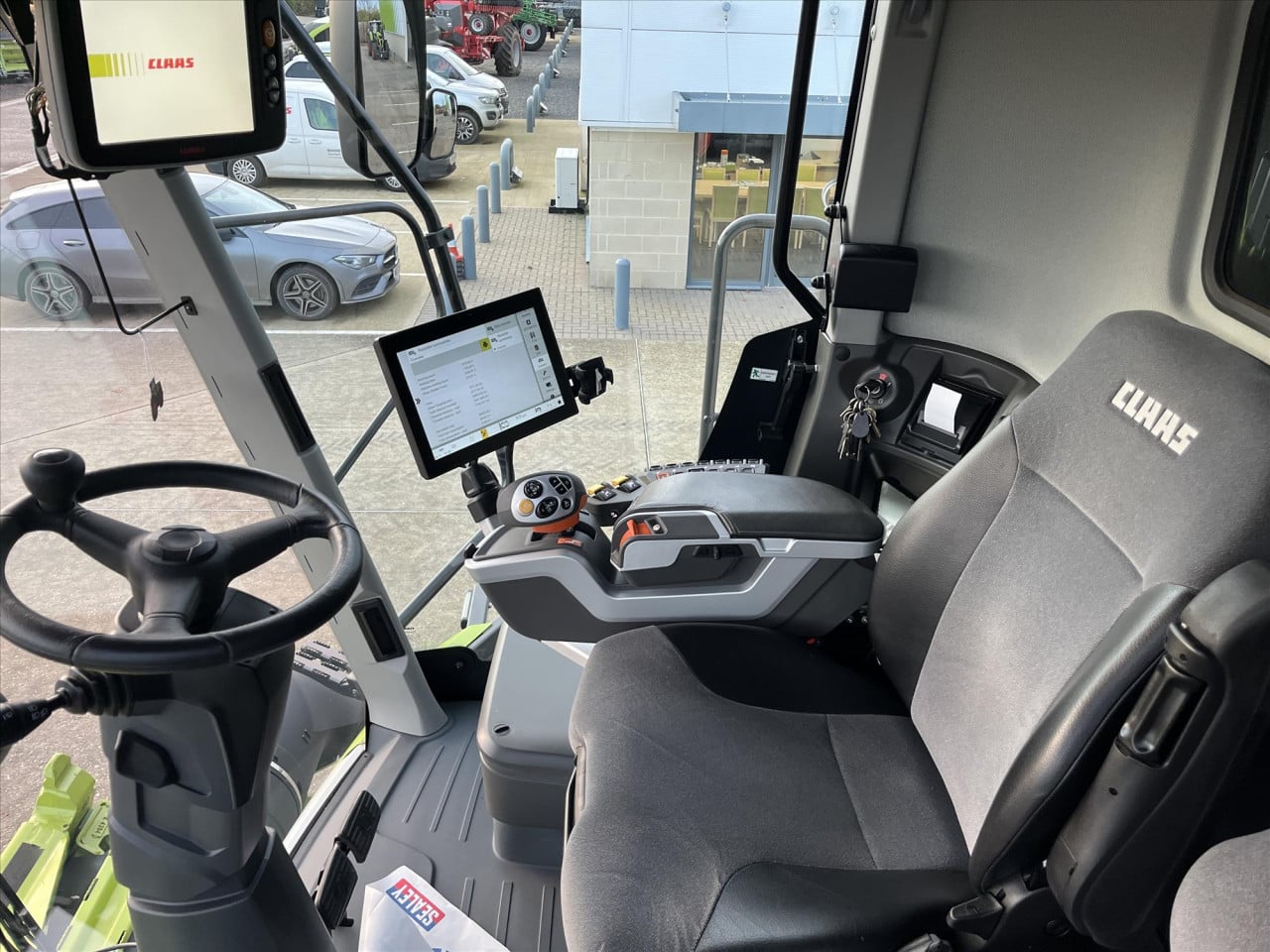 LEXION 8800TT C/W V1380 VARIO CUTTERBAR (53602033)