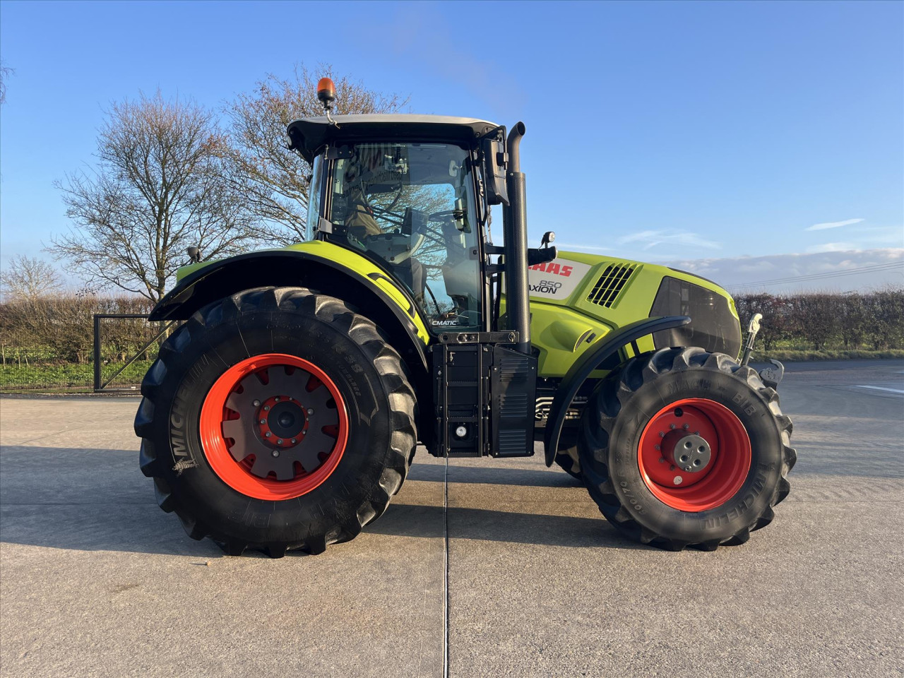 AXION 850