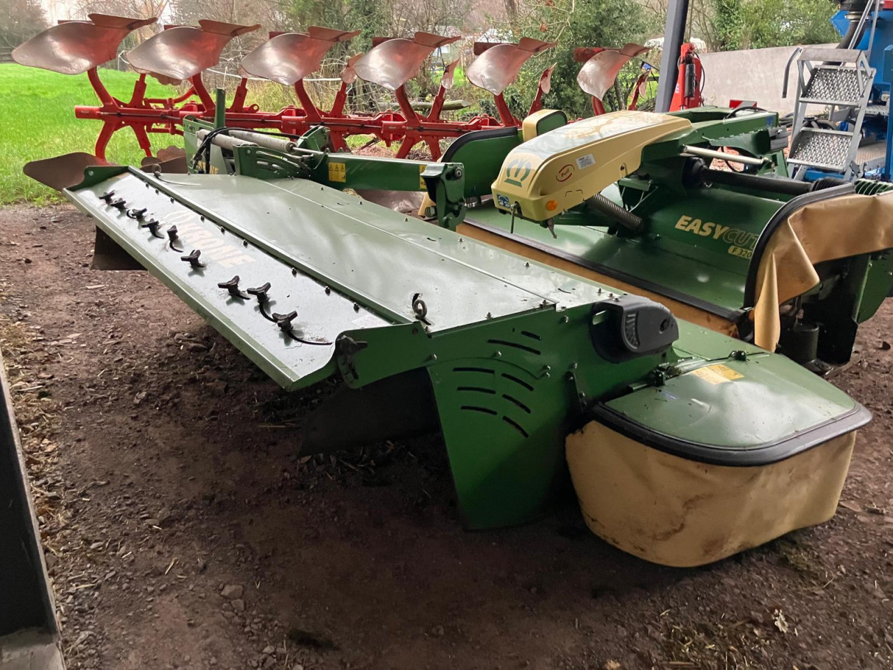 EASY CUT R320CV MOWER