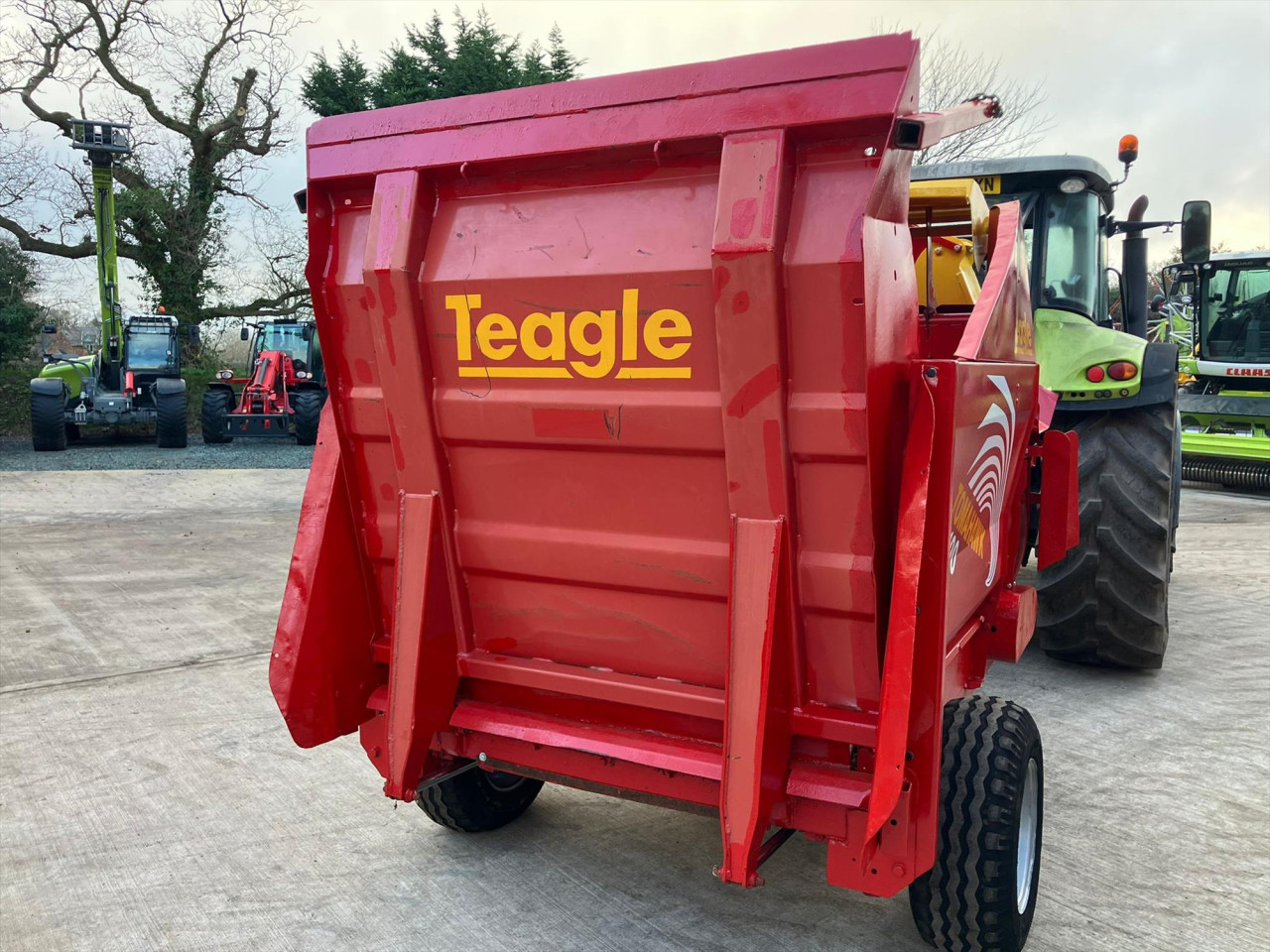 8100SC TOMAHAWK BEDDER/FEEDER