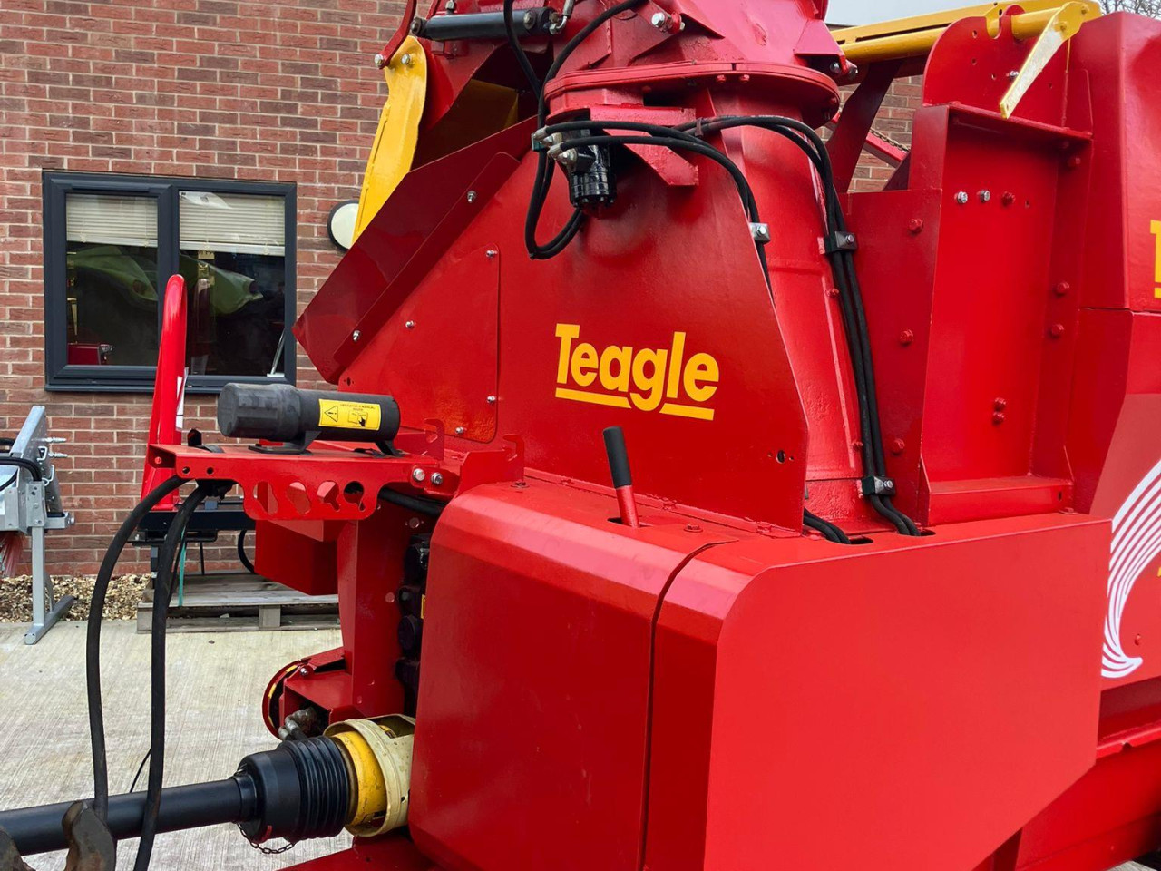 8100SC TOMAHAWK BEDDER/FEEDER