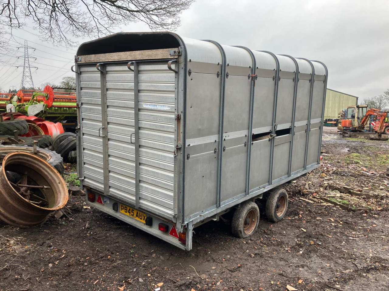 DP120G 12 LIVESTOCK TRAILER