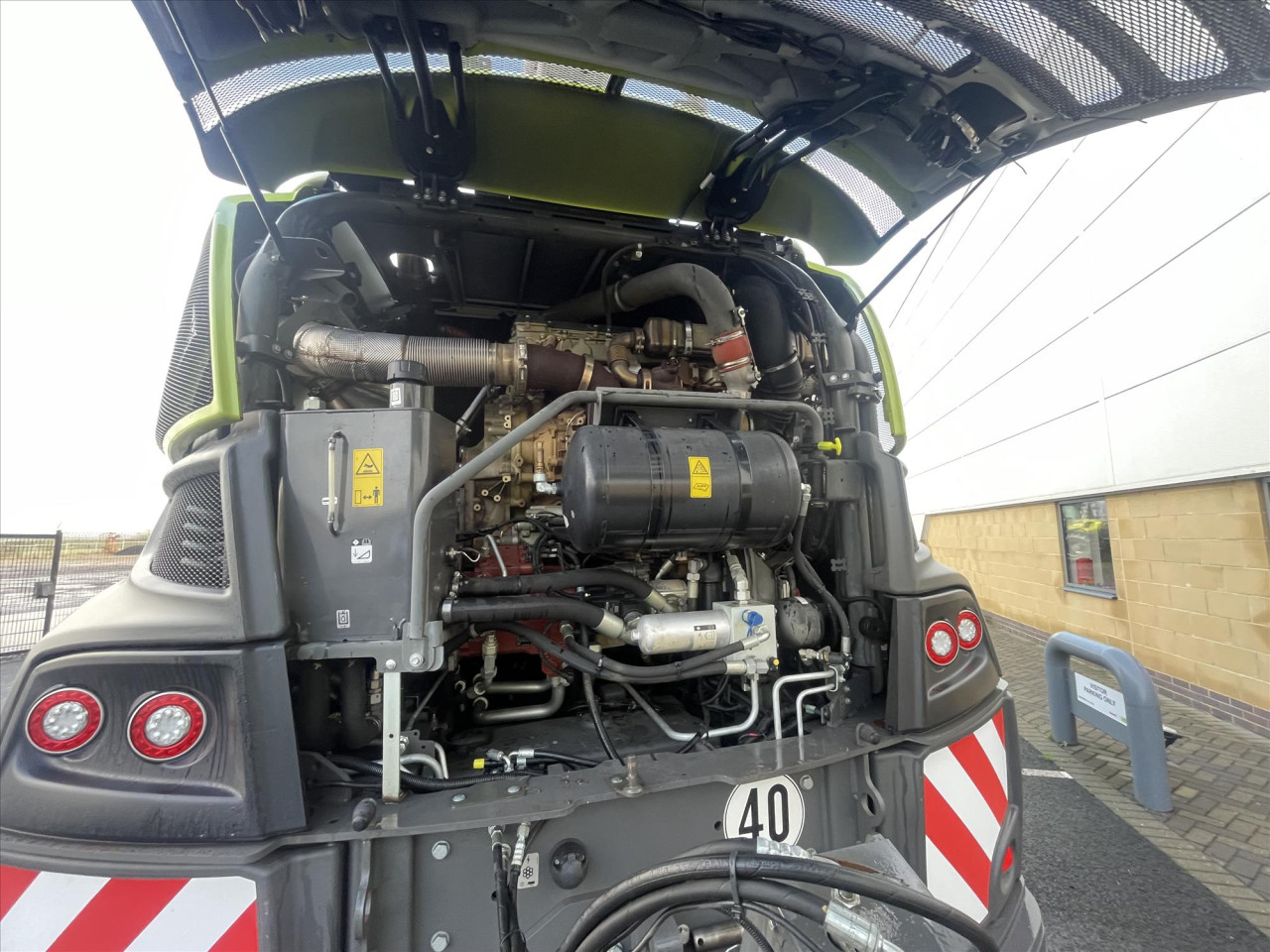 JAGUAR 950 STAGE V 4WD