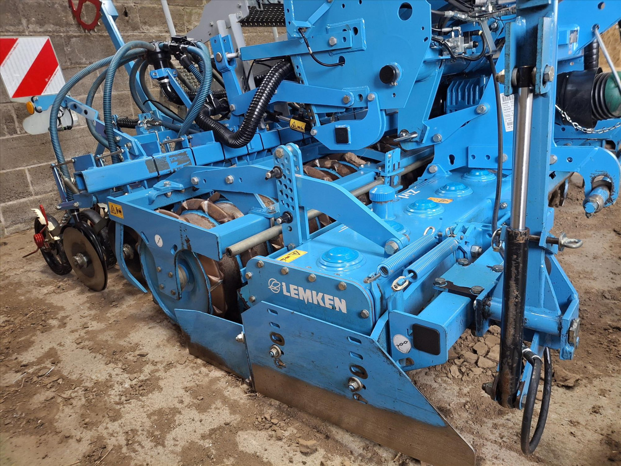 052125ec-f56c-420e-999f-ee3830014dd0