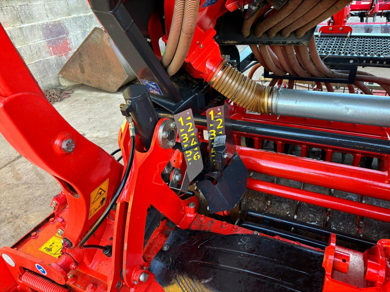 2d9e6503-9e37-437e-8a9c-14b47a493a99