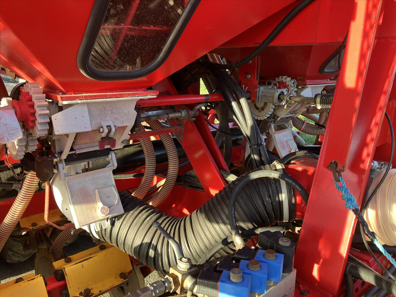 8ae6d32f-3520-4a64-bb35-8f1b3fb7fd9d