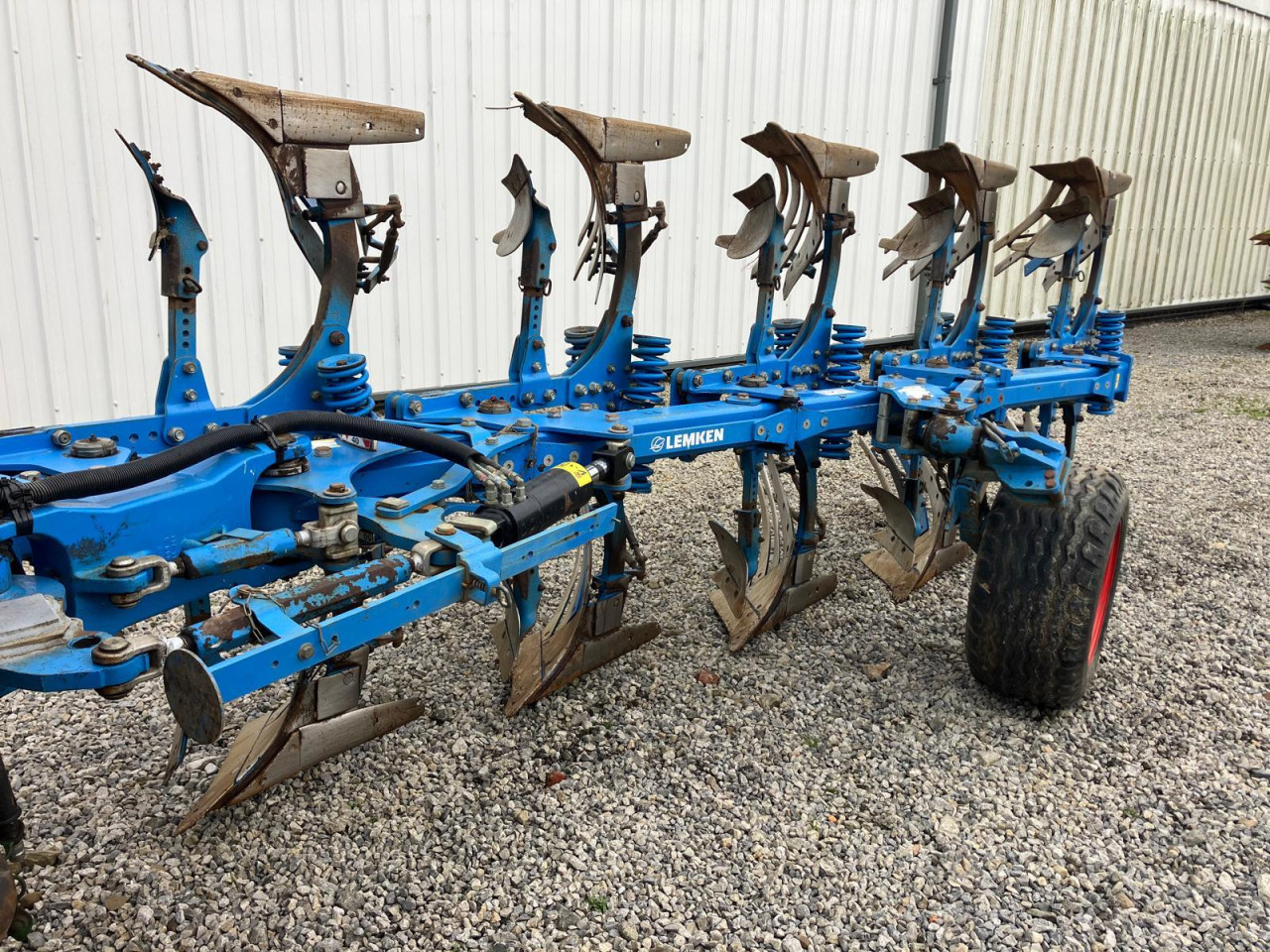 11fcff32-589f-4846-a8c3-bebb4ff45f01