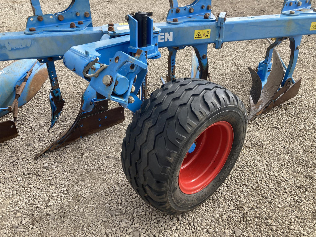 73cc3013-eaf4-4bdd-b041-061a44fce815