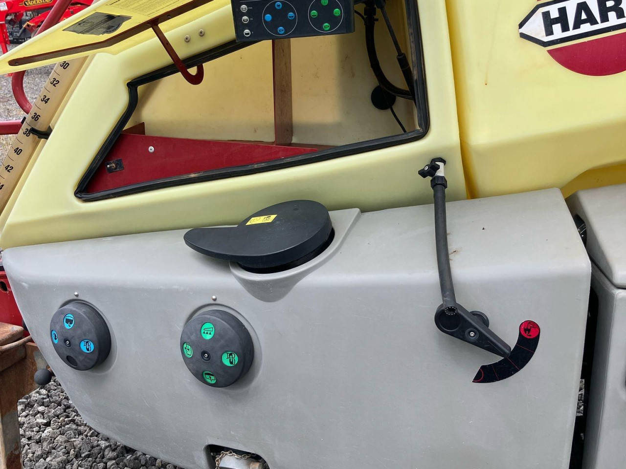 b25dae3d-7607-4968-8952-00f8dee3dffd