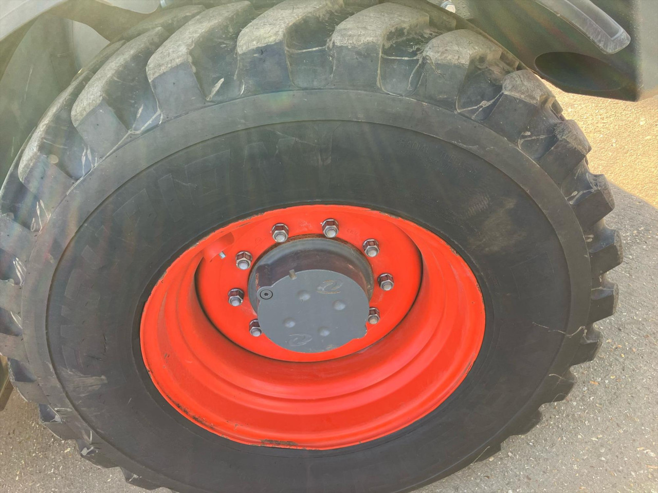 c793d764-7490-4a88-b301-ecce424f5cc8