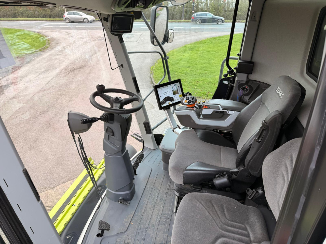 1e863439-8174-4109-8c08-b3c725a5484a