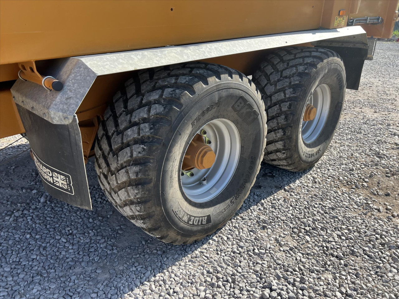 a83aa654-b85c-4861-bc07-fb7162ba6ea7