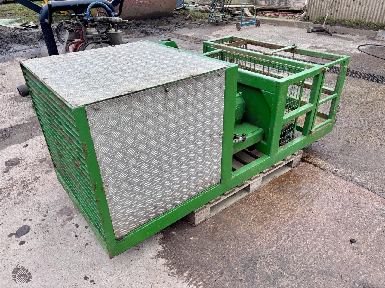 b549de6f-dcbd-4239-8958-ce0a10315c94