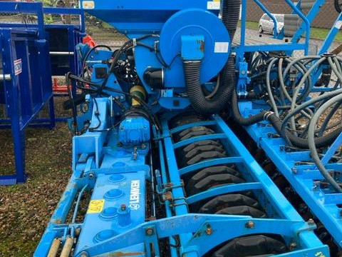 feaab466-8650-4b8e-8d3d-363367cd48a6