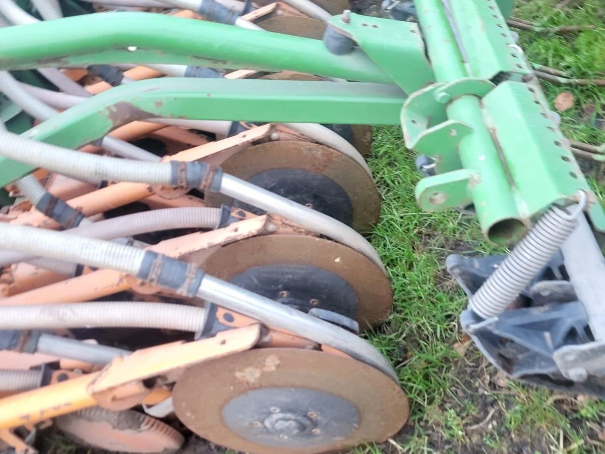 2c70ec15-1915-4d2f-b21d-75d5c6839e7a