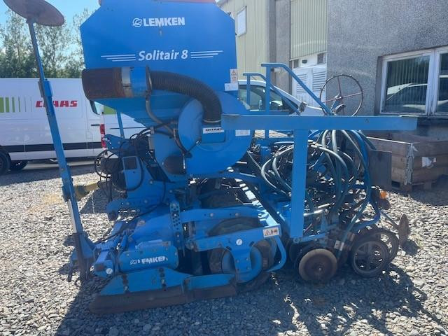 e8757cd5-c68d-4047-b403-3ad9222c4bc8