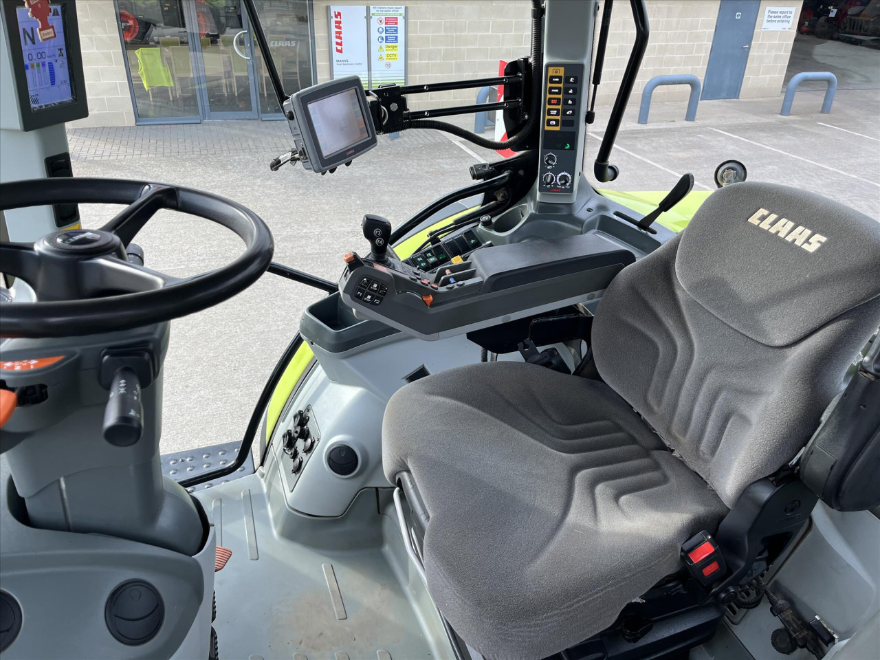 c6c3d2f3-f3a6-42b6-b02a-6de98ef2b8d3