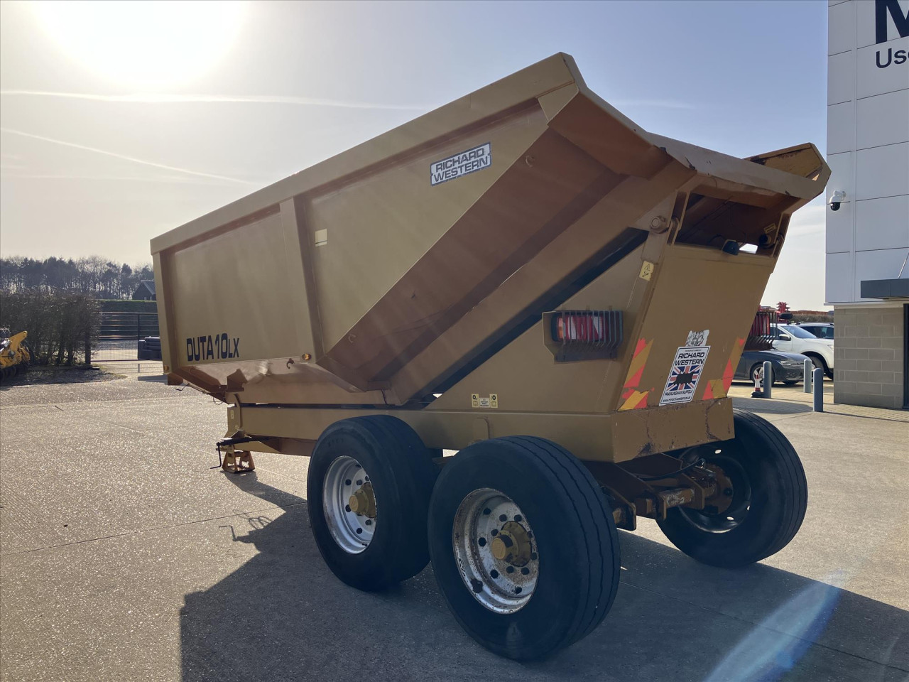 803e577e-8f10-4fe4-b66e-a3328397a7e7