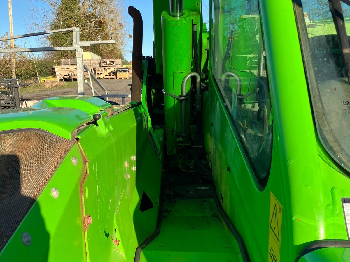 db0d7458-887b-4303-aabf-09b27a2eacfd