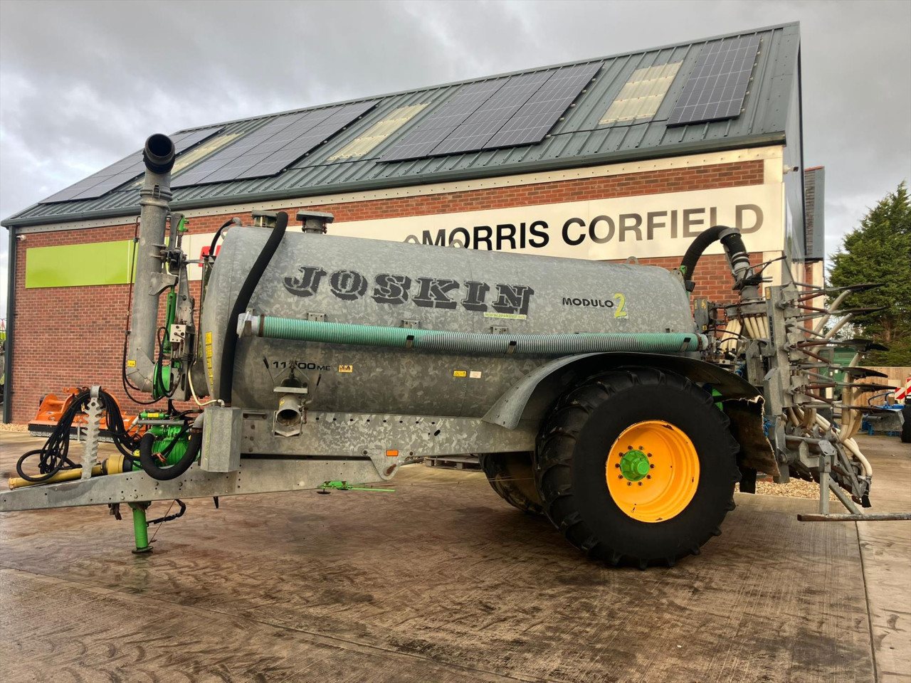 eb922861-e76f-4396-851f-f1f17b31c950