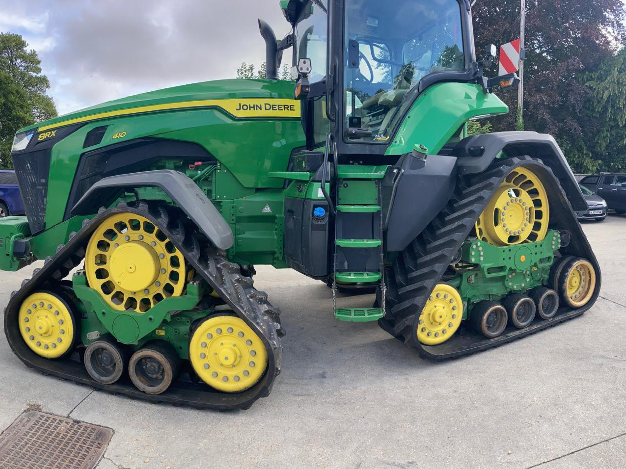 33e053f3-d505-4e07-898c-48553fff0f23