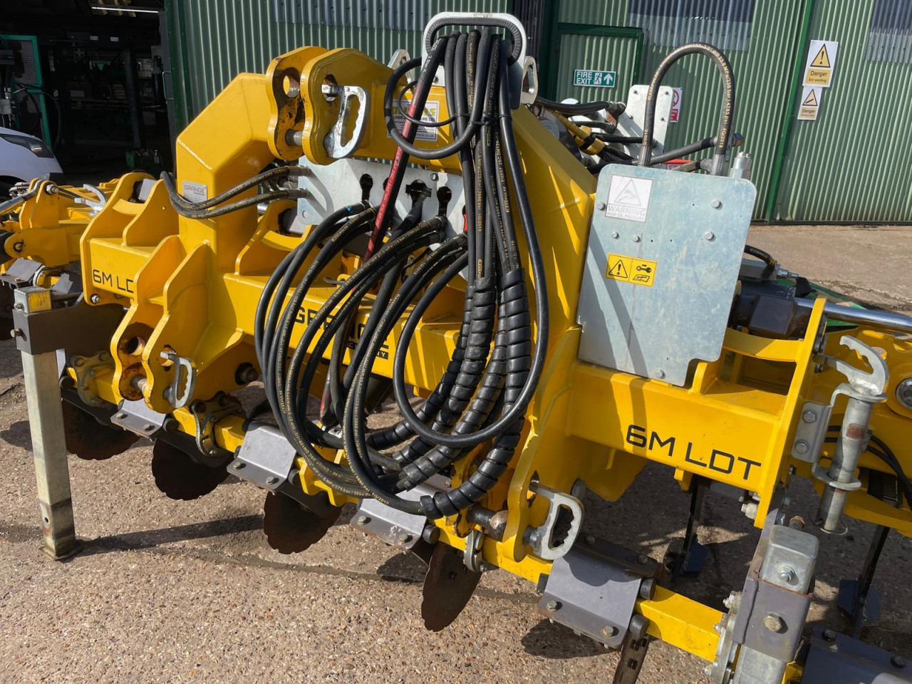 c7cd6eee-73b7-4c9f-bf6f-d24411cac215